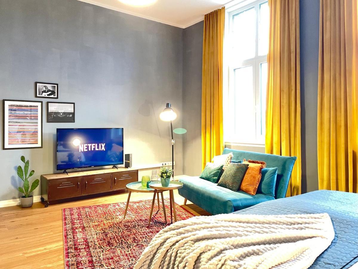 Klassen - Exklusives Altbau - Zentral - Rheinnaehe Apartment *